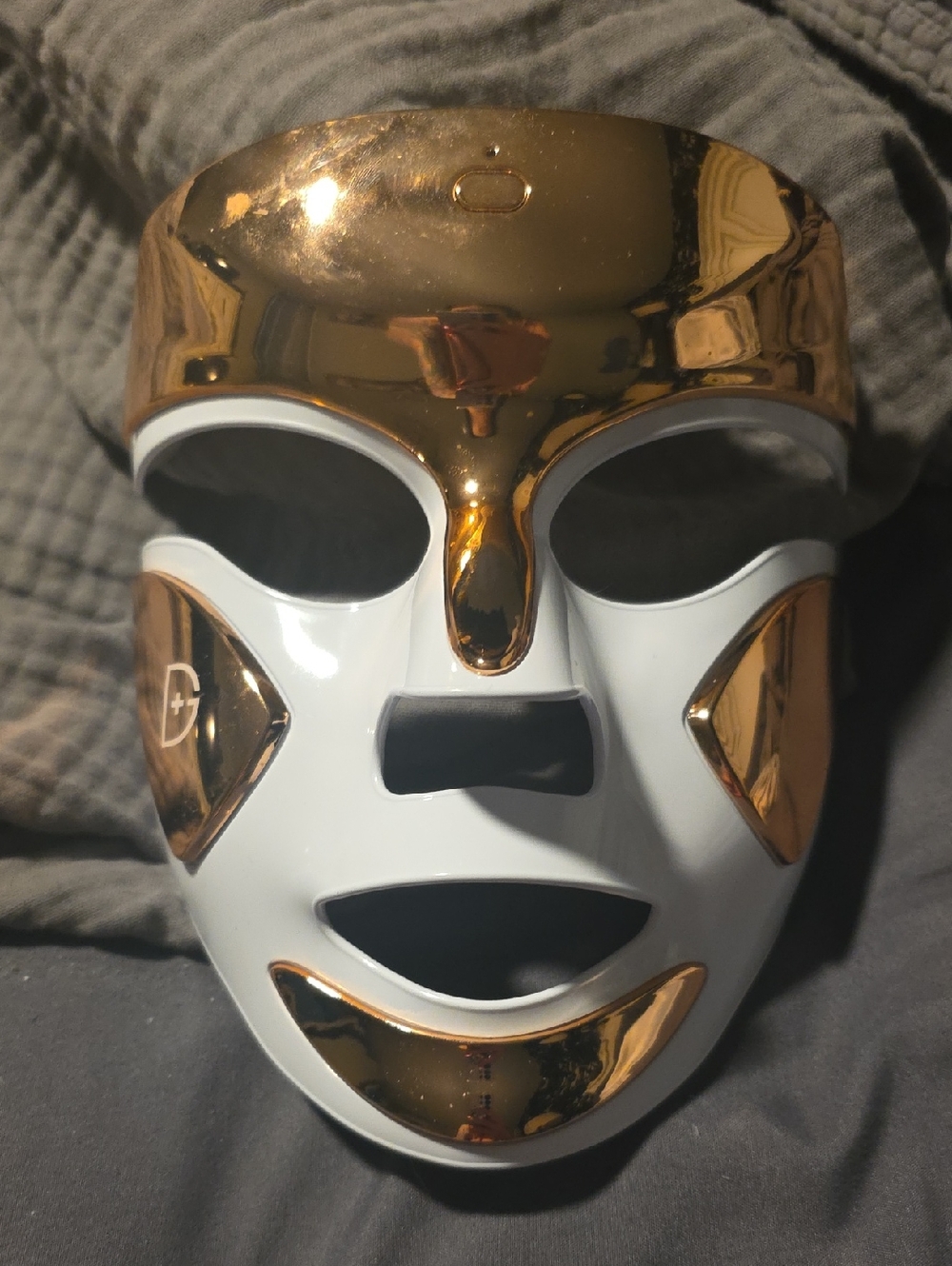 Dr Dennis Gross LED Face Mask With Strap And Charging Cord